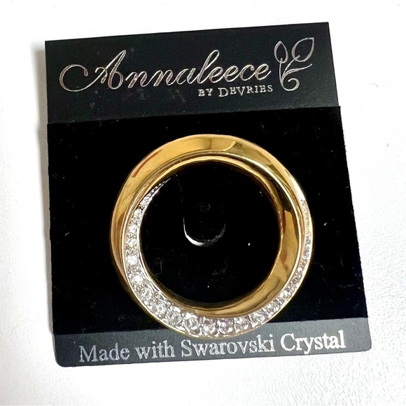 NWT ANNALEECE BY DEVRIES Swarovski Circle brooches. - Picture 1 of 5
